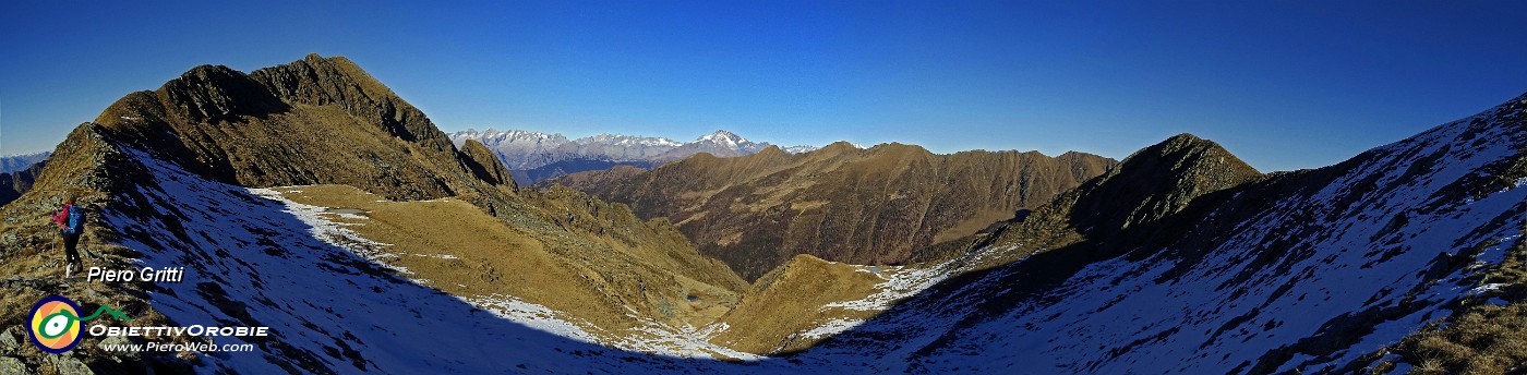 32 Dalla Cima di Lemma in cresta verso il Pizzo Scala.jpg